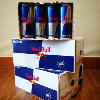 Redbull 250 ml and Pringels